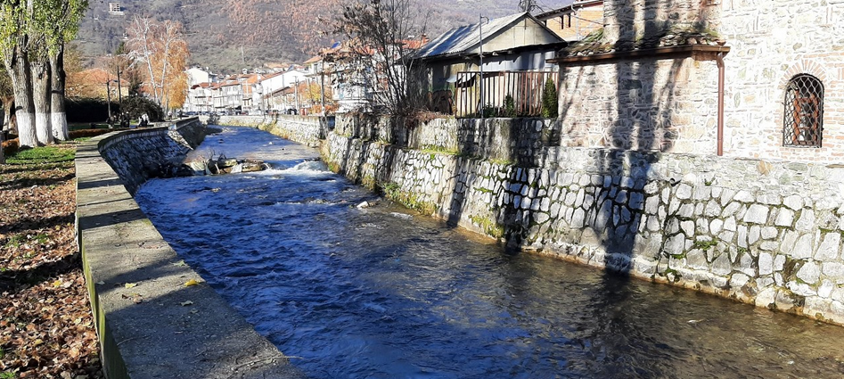 Трагедија во Тетово: Шестгодишно дете се удави во реката Пена во Тетово